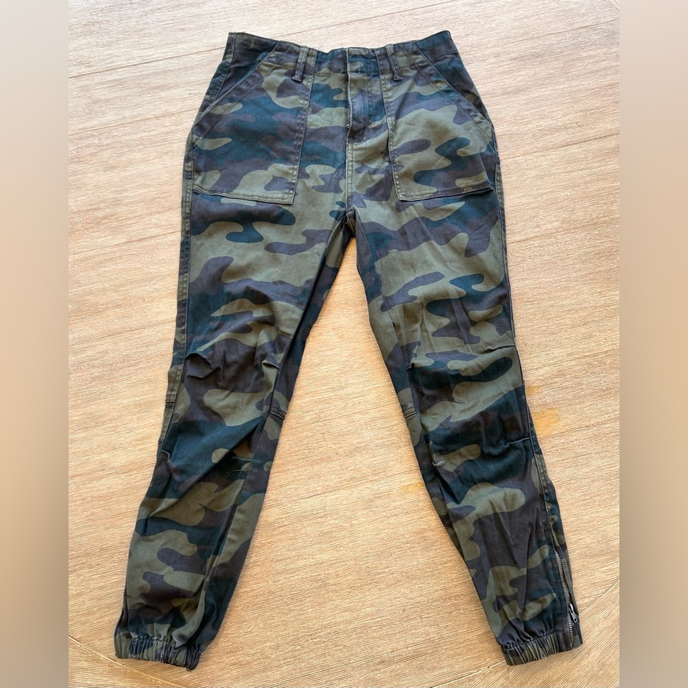 AFRM WOMAN Camouflage pants